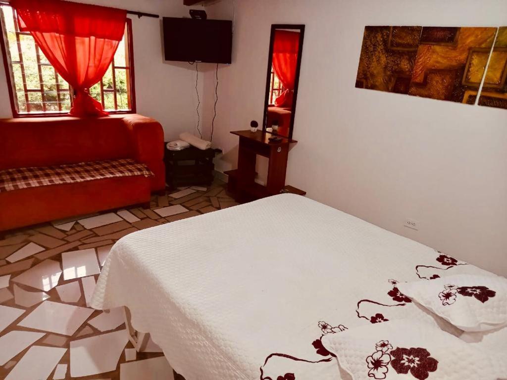 House Bed & Breakfast Guatapé Exterior photo