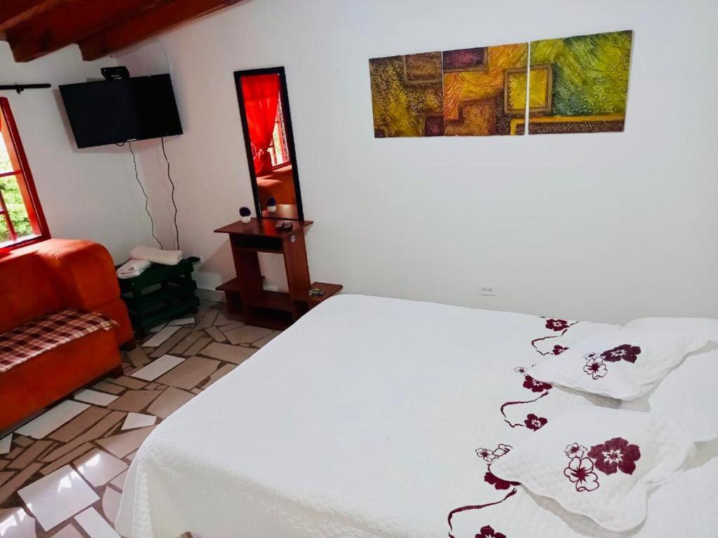 House Bed & Breakfast Guatapé Exterior photo