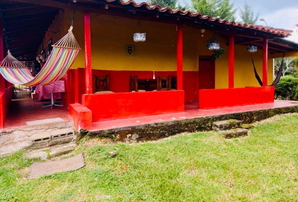 House Bed & Breakfast Guatapé Exterior photo