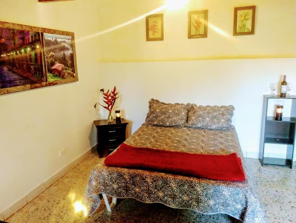 House Bed & Breakfast Guatapé Exterior photo